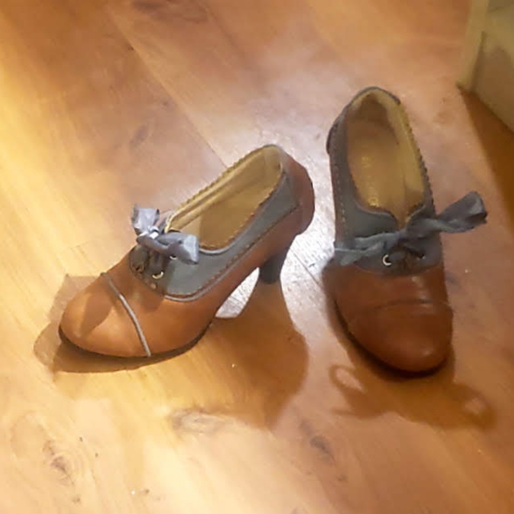 elegant loafers Chase and Chloe brand new with tag